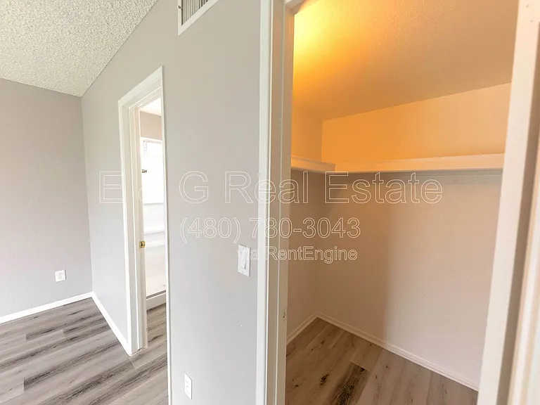 10713 W Campbell Ave — Photo 17
