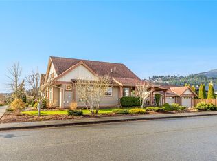 421 Poets Trail Dr, Nanaimo, BC V9R 7B1