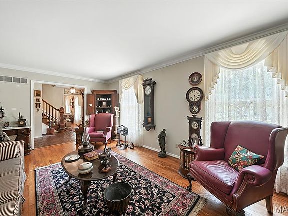 3rd image of 10437 White Bridge Ln