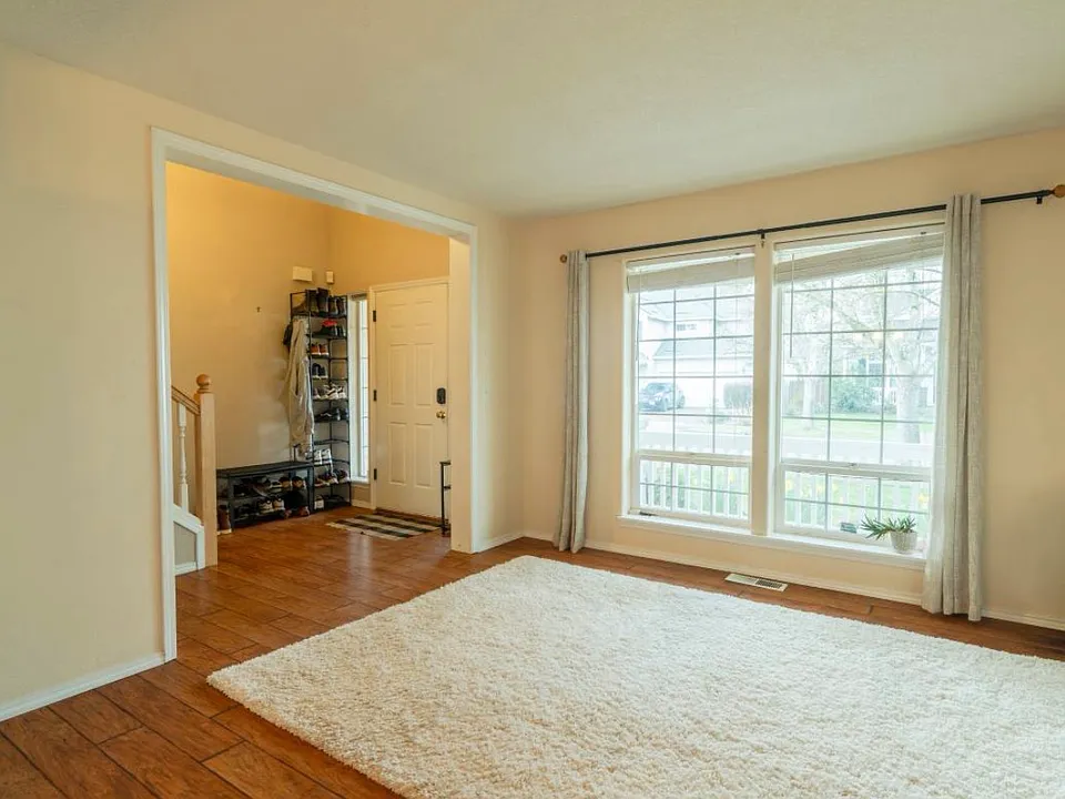 1221 NE Morning Sun Dr
