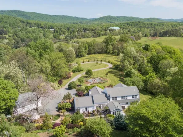 5182 Hedge Hall Ln, Covesville, VA 22931