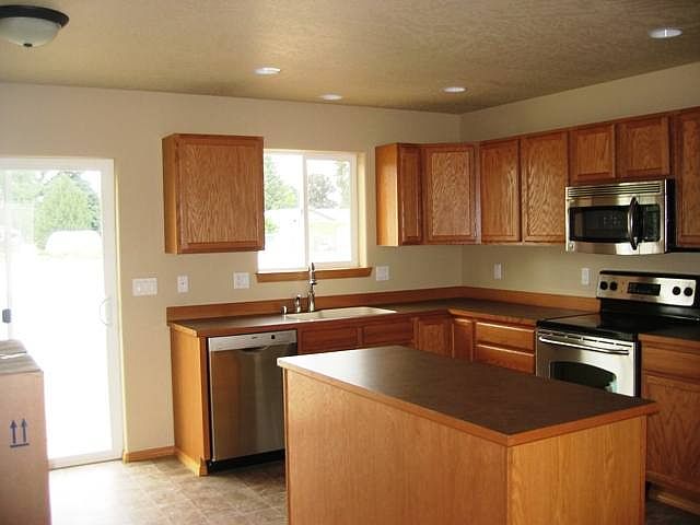 2nd image of 15211 E Riverside Ln