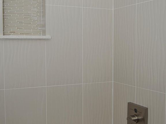 5th image of 817 4th St APT 309