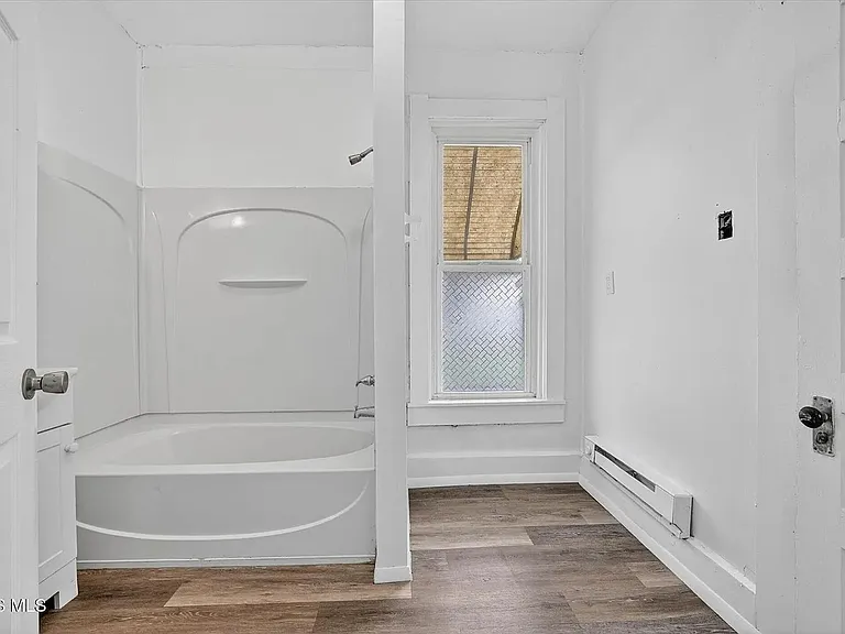 2938 Chase St — Photo 21