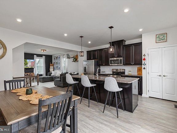 3rd image of 7544 Hancock St