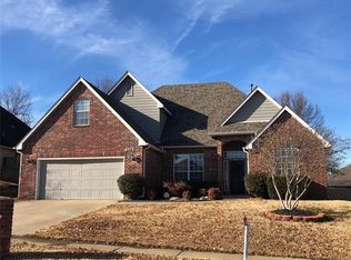 520 S 64th St, Broken Arrow, OK 74014