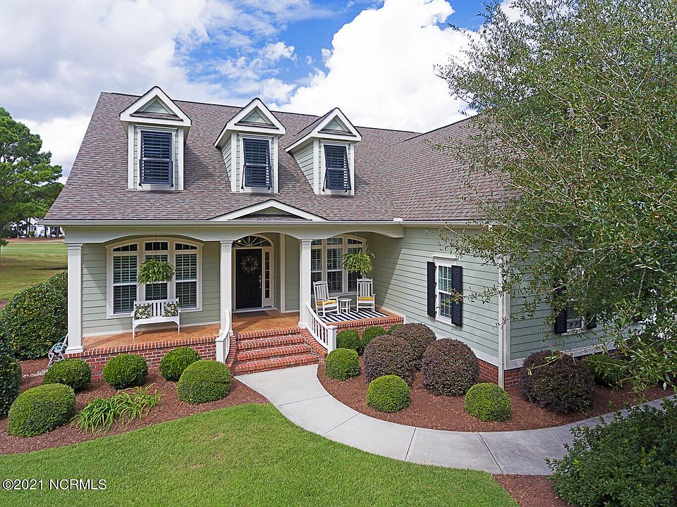 1st image of 2886 St James Drive SE