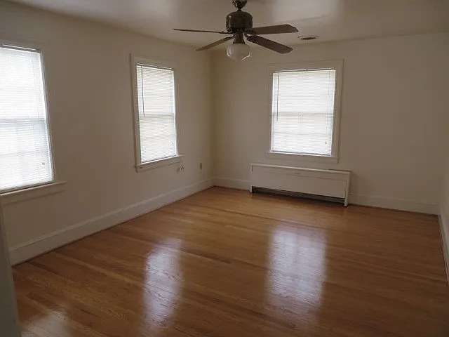 228 Windsor St — Photo 2