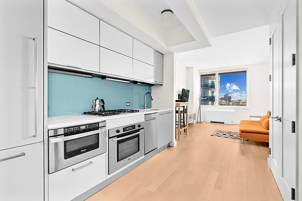 Rented by Corcoran | media 3