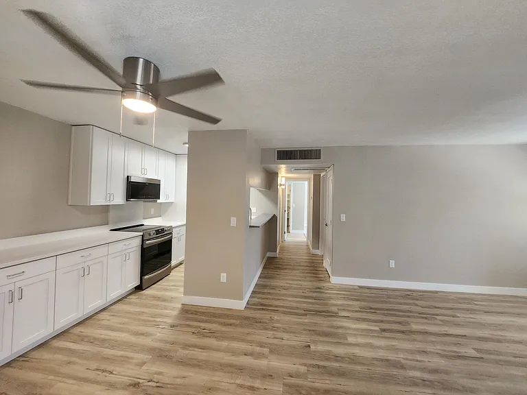 Sand Pebble Community *Renovated Units — Photo 119