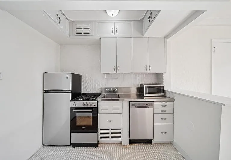 The Deco North Lake Shore — Photo 103