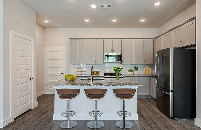 Echelon At Reverchon Bluffs Rental Homes — Photo 27