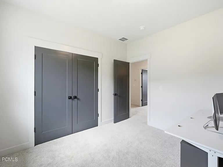 519 W Ascent Dr — Photo 26