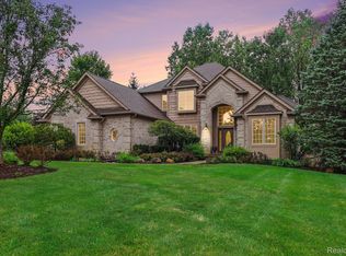 4875 Green Meadow Ln, Rochester, MI 48306