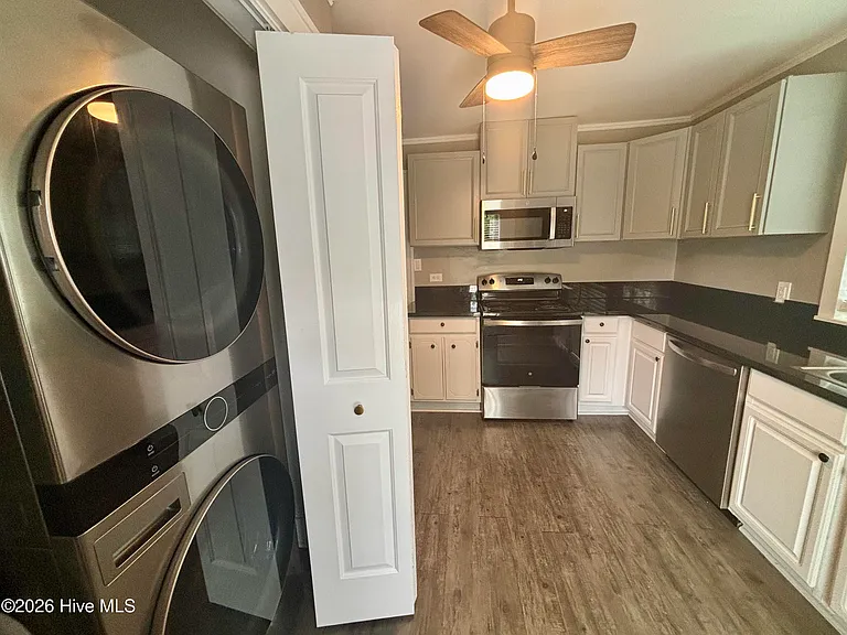 204 Ellis St — Photo 12