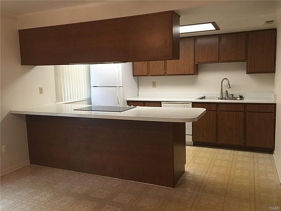 5th image of 1410 Crown Point Ct