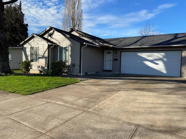 243 E Dodge St, Lebanon, OR 97355