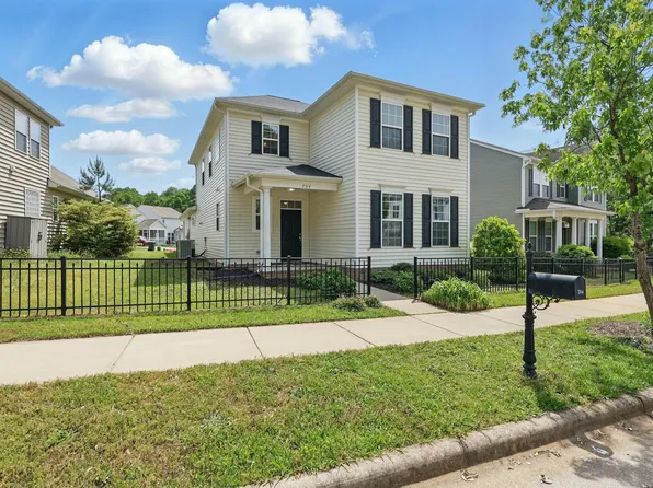 704 Moonbeam Dr, Raleigh, NC 27603