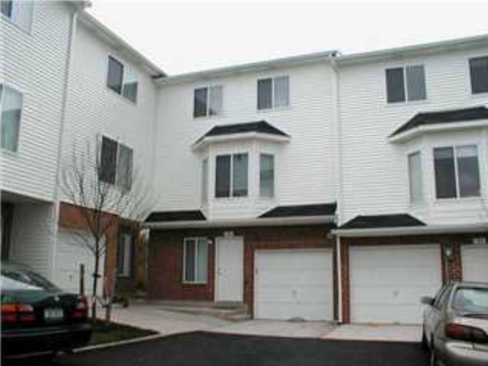 2nd image of 36 Amanda Ct