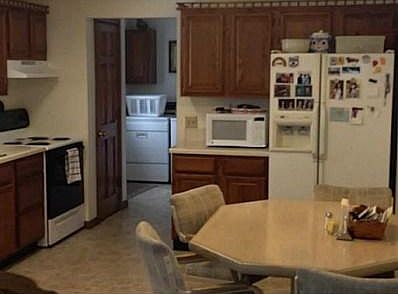 3rd image of 27 James Ct