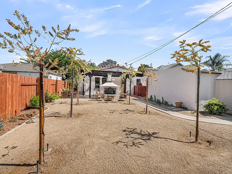 4654 Merrill Ave — Photo 32