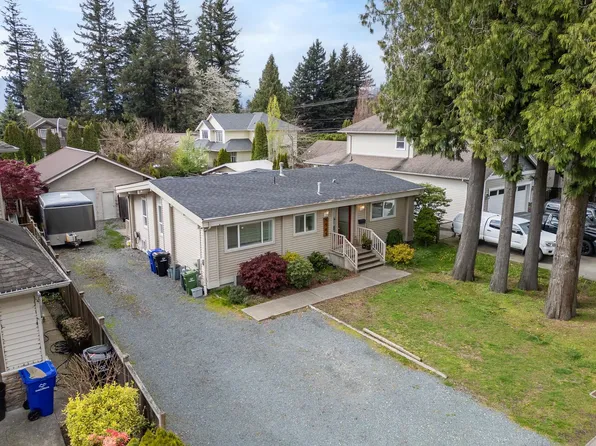 5565 Peach Rd, Chilliwack, BC V2R 5L9