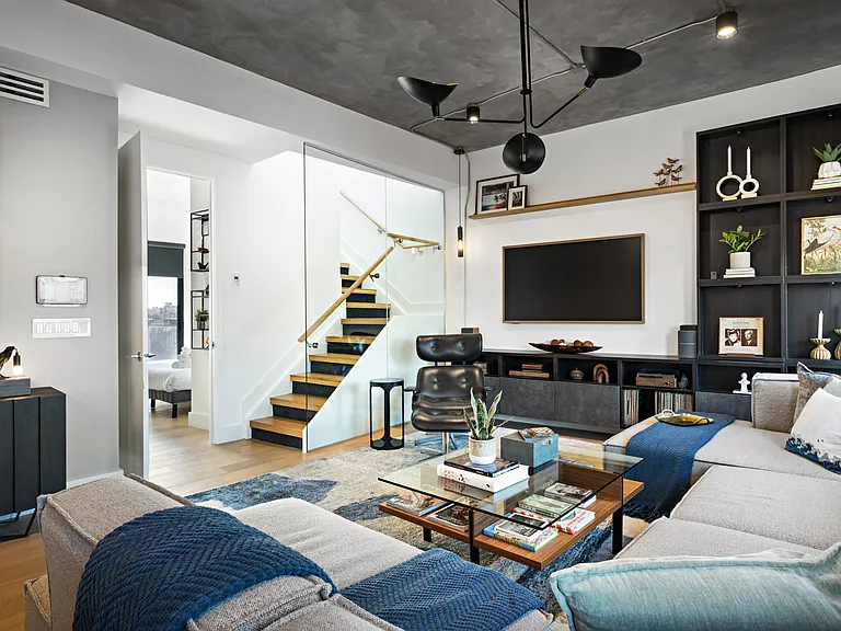 661 Driggs Ave #5B — Photo 12
