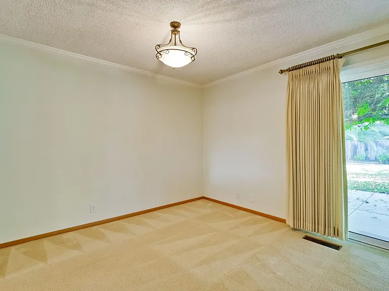 130 S Avalon Dr — Photo 15