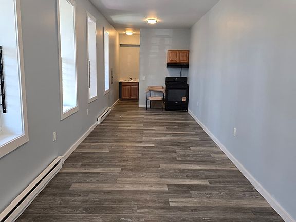 2nd image of 101 W Broadway #S2