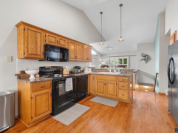 2nd image of 1203 E 61st St