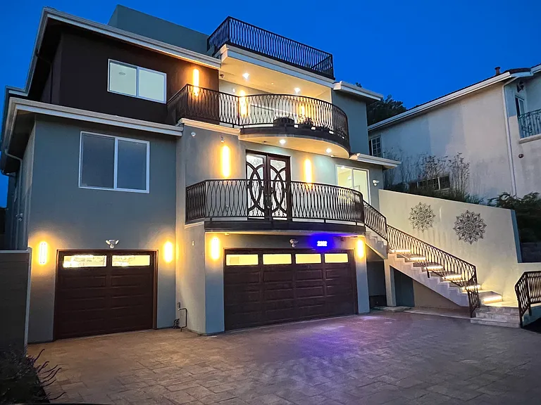 2382 Rainbow Ct — Photo 1