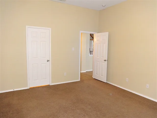 9501 Navarro St — Photo 17