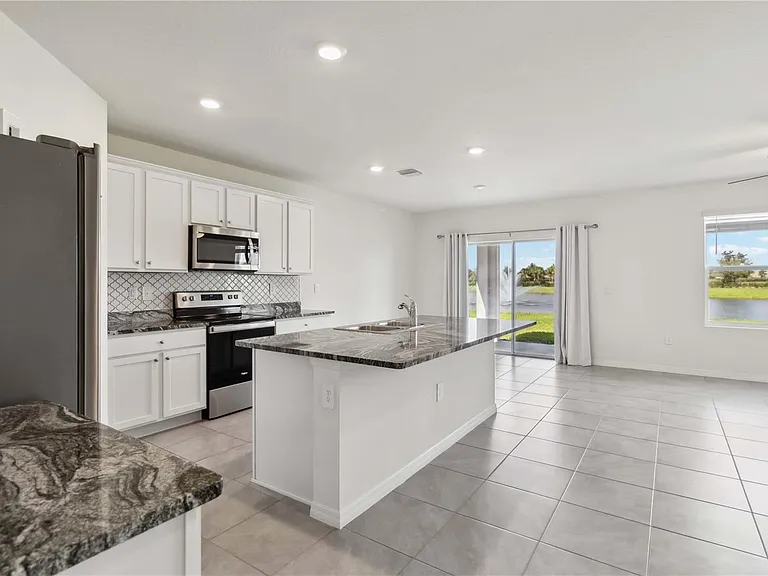 17129 Reserva Dr — Photo 6