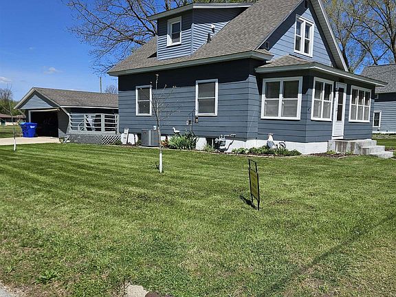 3rd image of 106 7th Ave NW