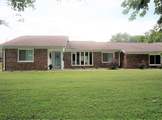 6736 W 400 S, Owensville, IN 47665