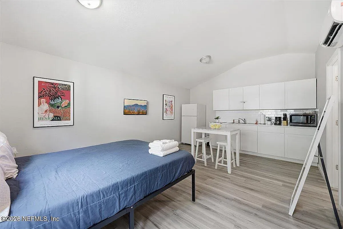 Studio, 500 sqft, $1,000 — Photo 1