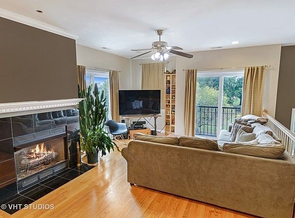 2nd image of 1319 W Chicago Ave Unit 3
