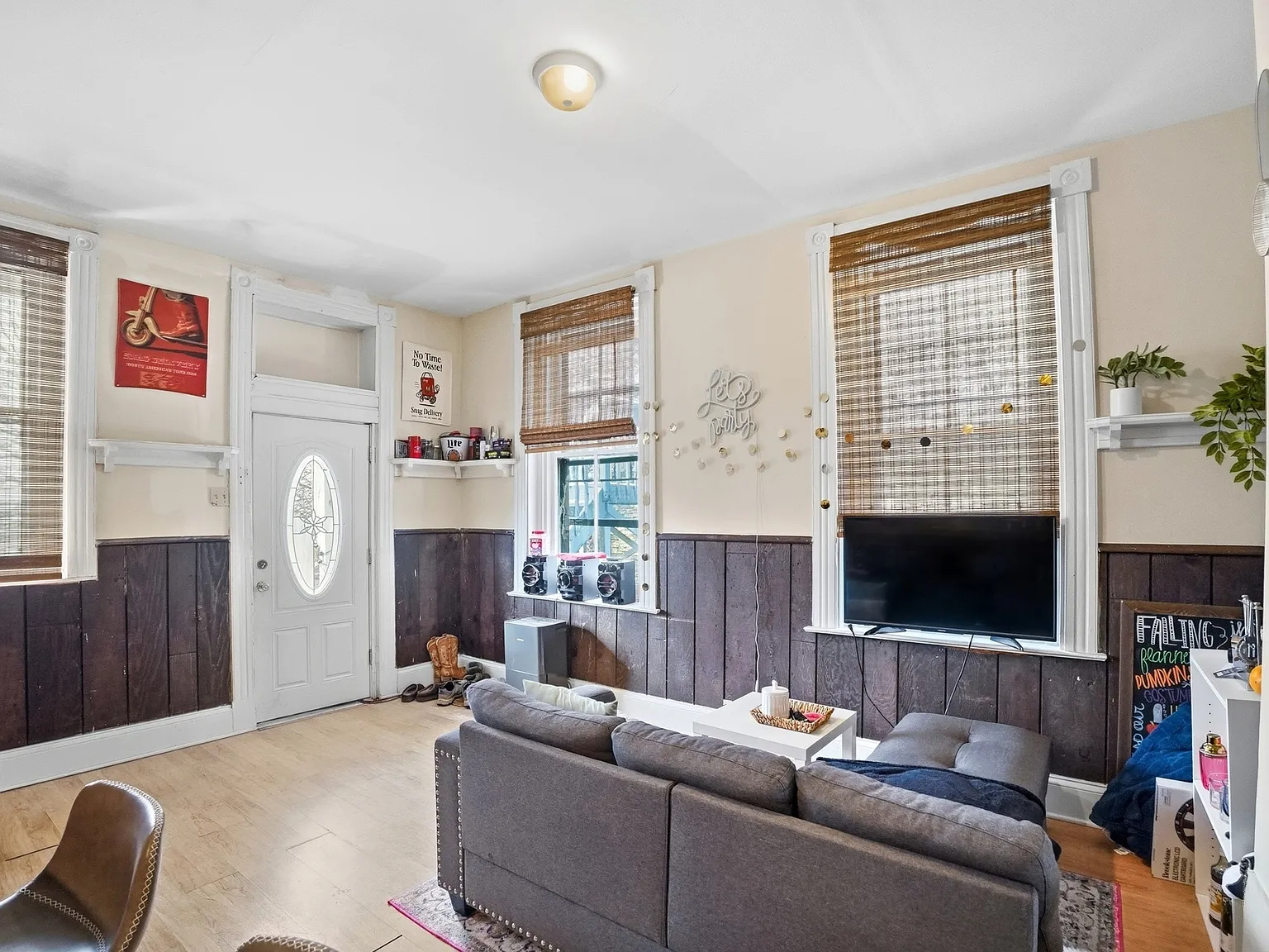 3 bed, 1000 sqft, $1,095 — Photo 2