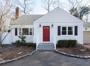 43 Cold Spring Hills Rd, Huntington, NY 11743