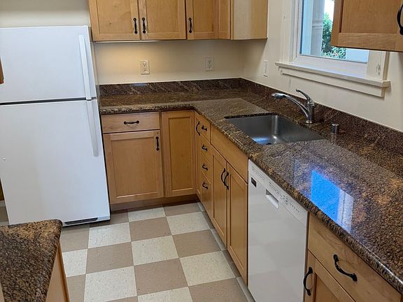 2nd image of 2595 Washington St APT 5