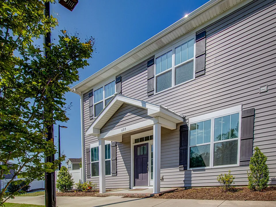 609 Fishers Ct