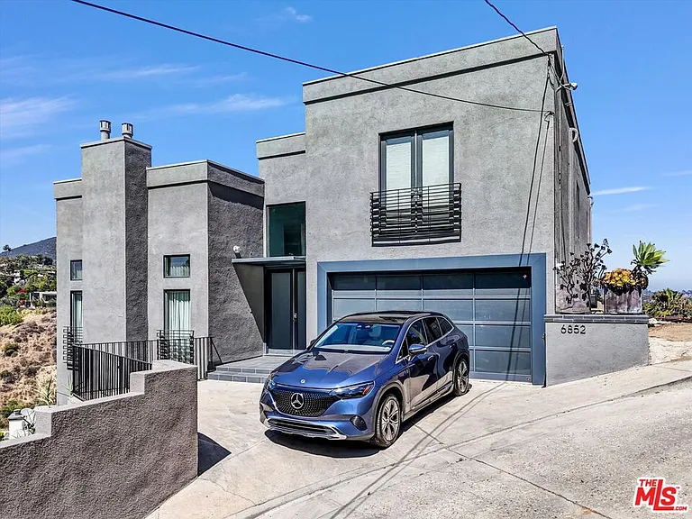 6852 Woody Trl — Photo 31