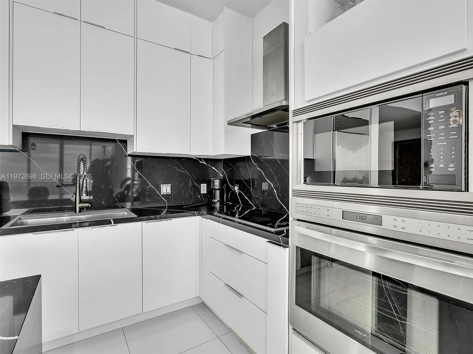 Paramount Bay Condo — Photo 3