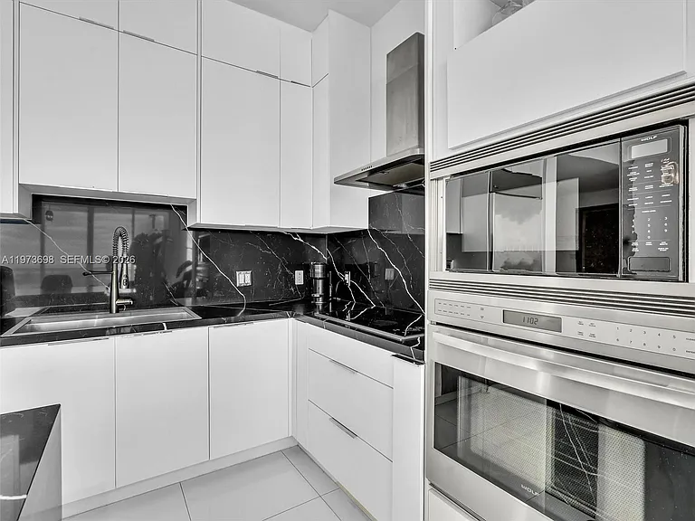 2020 N Bayshore Dr #3303 — Photo 3