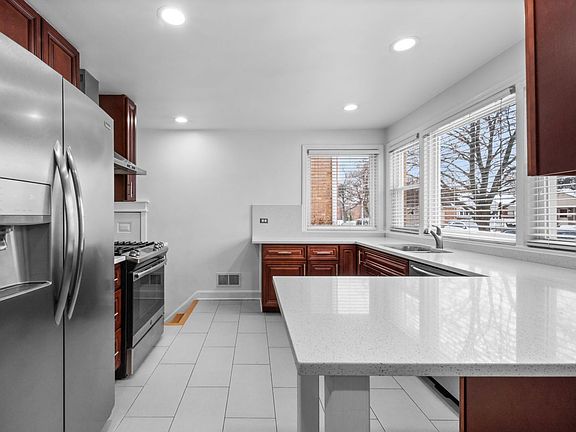 5th image of 2121 N 75th Ave