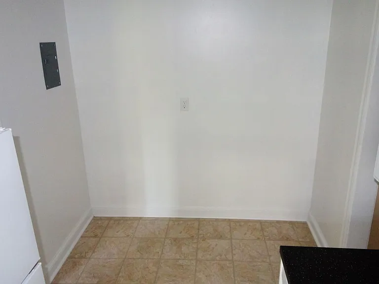 8206 Greenwood Ave — Photo 54