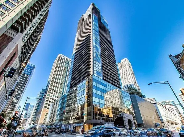 10 E Ontario St APT 1004, Chicago, IL 60611