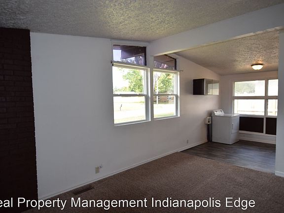 4th image of 1631 N Elmhurst Dr