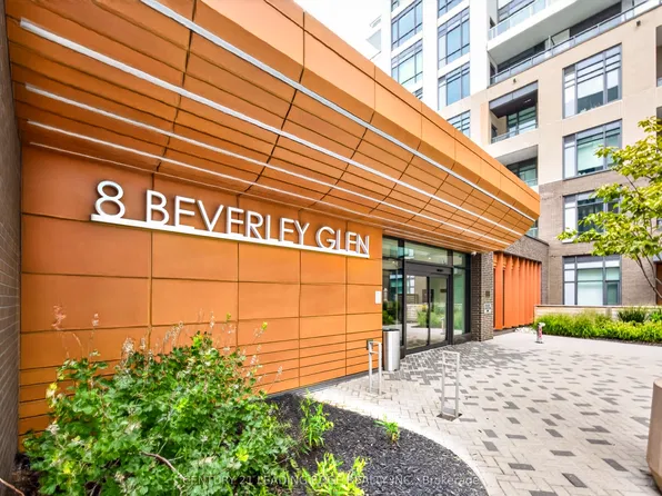 8 Beverley Glen Blvd #1010, Vaughan, ON L4J 0L5