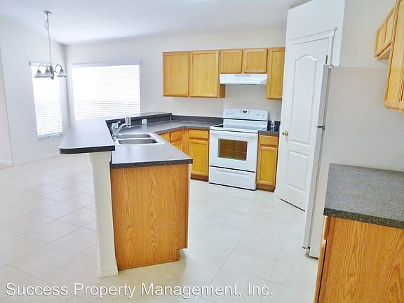 4th image of 7521 Oxford Garden Cir